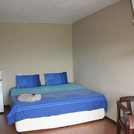 Columbus Guest House Mbombela Habitación foto