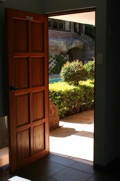 Columbus Guest House Mbombela Habitación foto