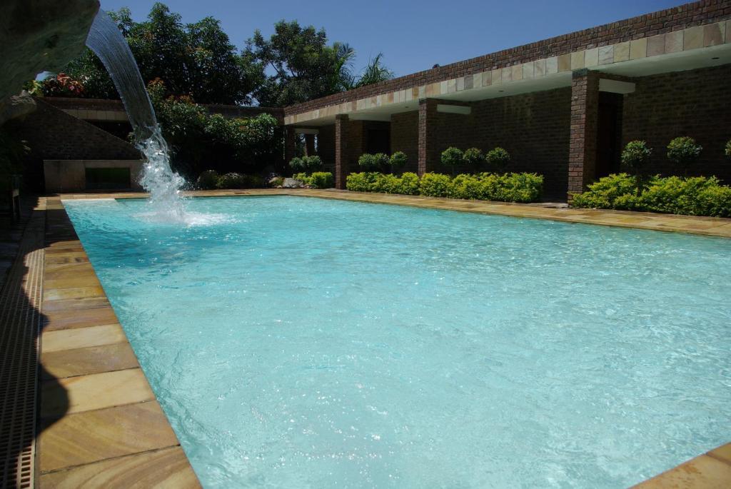 Columbus Guest House Mbombela Exterior foto